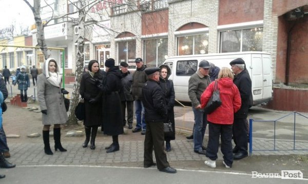 У Луцьку дитячий скверик хочуть переробити в парковку? ФОТО