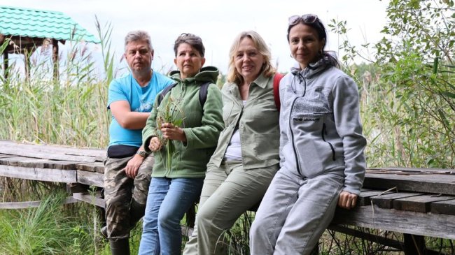 На одному з волинських озер науковці виявили червонокнижну рослину