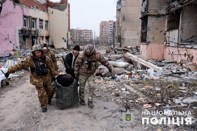 Як під землею у зруйнованому Вугледарі живуть люди: моторошні фото