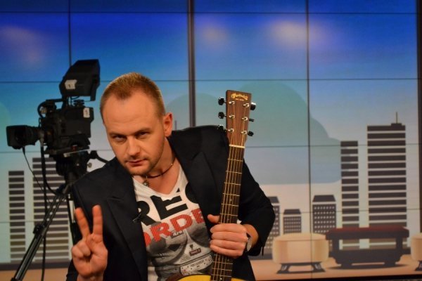 У Луцьку під час концерту співак даруватиме прихильницям парфуми та шоколад