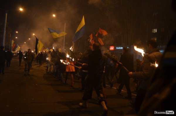 У Луцьку відбулася смолоскипна хода на честь річниці УПА. ФОТО. ВІДЕО