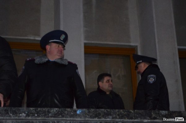 Начальник УМВС Волині Олександр Терещук спілкується з підлеглими