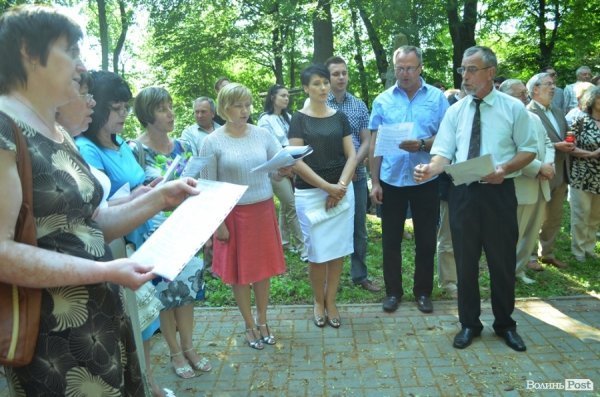 У Польщі молилися на могилах вбитих українців. ФОТО 