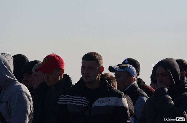 Під Луцьком відбувся чемпіонат з дрег-рейсингу. ФОТО