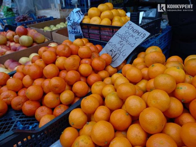 Скільки коштують мандарини у Луцьку