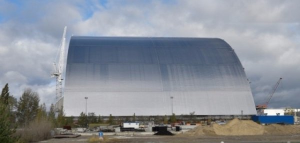 У Чорнобилі будують новий саркофаг