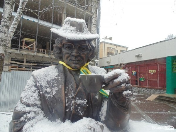 Луцьк засипає снігом. ФОТО