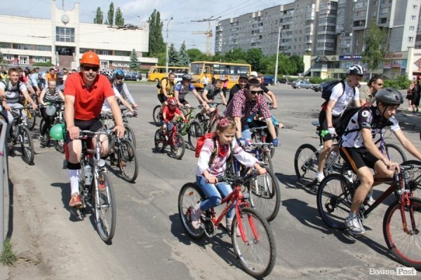 Велодень у Луцьку зібрав більше тисячі людей. ФОТО 