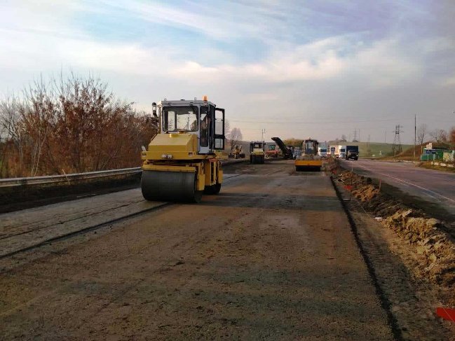 Білоруська фірма ремонтує трасу Луцьк-Рівне