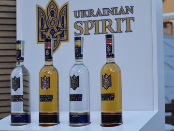 Луцький спиртзавод презентує елітну горілку з українським духом на «Lutsk food fest». ФОТО*