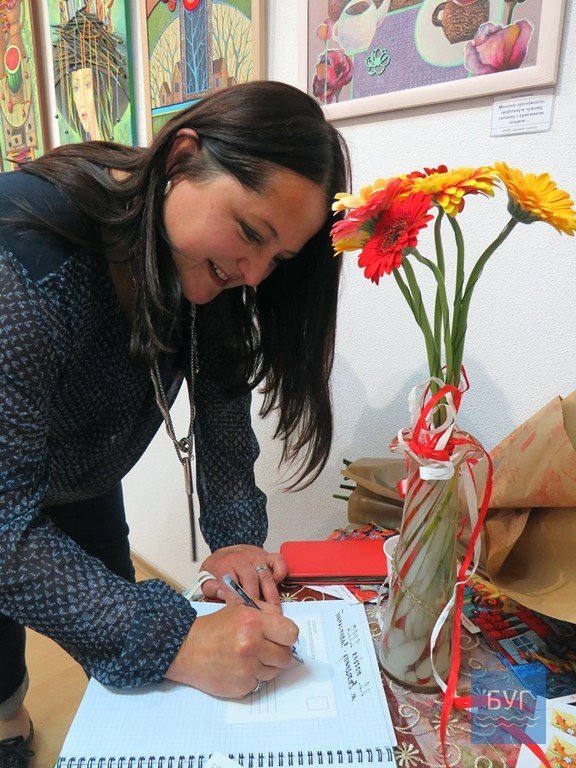 Волинська художниця презентувала свої роботи на виставці. ФОТО