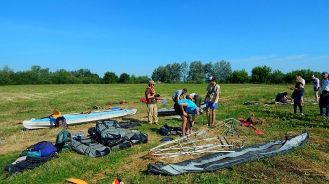 Під час сплаву Стиром небайдужі «назбирали» 40 мішків сміття. ФОТО