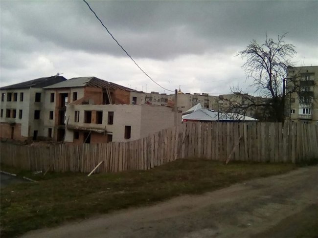 На Волині на місці недобудованої полікніки зведуть багатоповерхівку з приватним медцентром. ФОТО