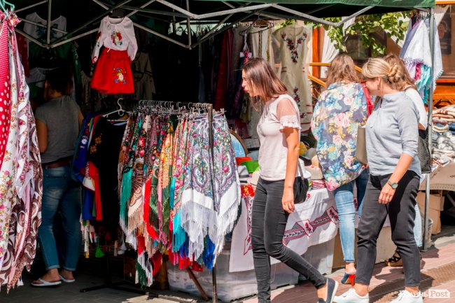 Синьо-жовтий Луцьк: як місто чепуриться до святкувань. ФОТО