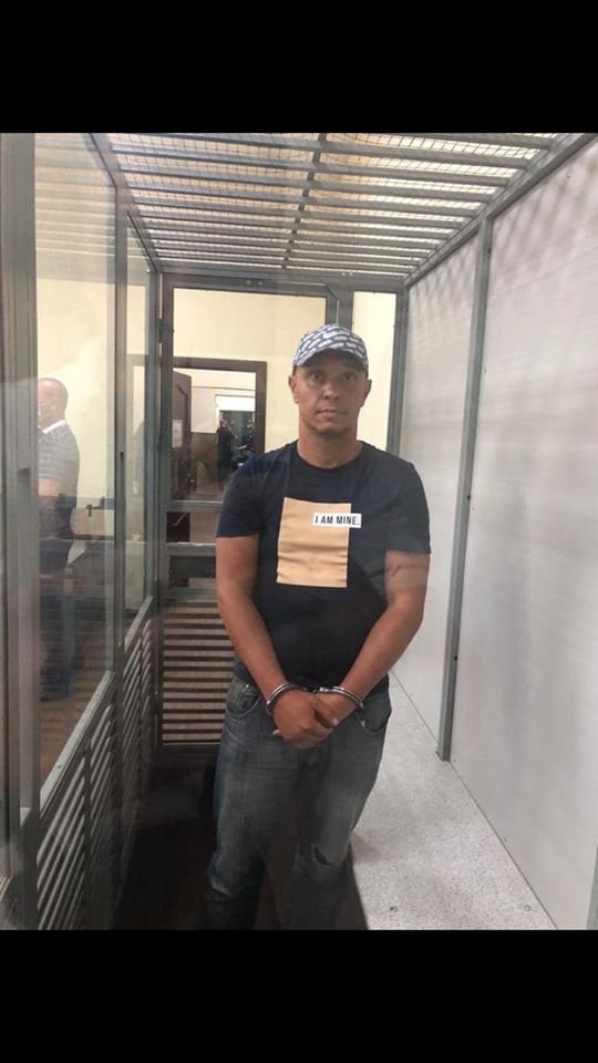 Побив та хотів зґвалтувати жінку в потязі: підозрюваного арештували