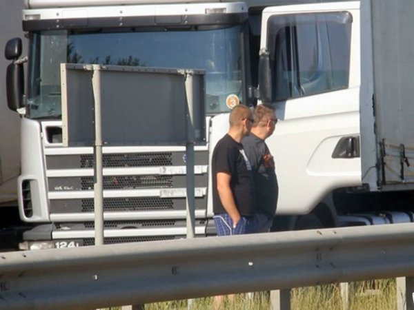 Жінки заблокували трасу Київ − Чоп. ФОТО. ВІДЕО