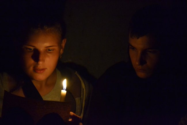 Окраєць хліба на двадцятьох: молодь провела ніч у стінах Луцької тюрми. ФОТО