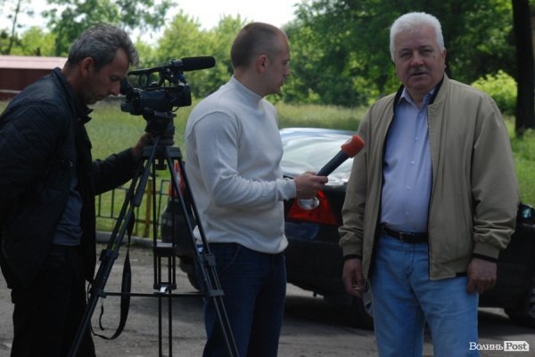 У Луцьку губернатор і мер висадили «Алею миру». ФОТО