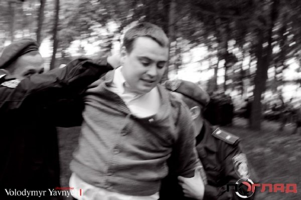 У Тернополі в День Перемоги «скрутили» свободівців. ФОТО. ВІДЕО