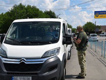За місяць через «Устилуг» пропупустили близько 3,5 тисячі  вантажівок