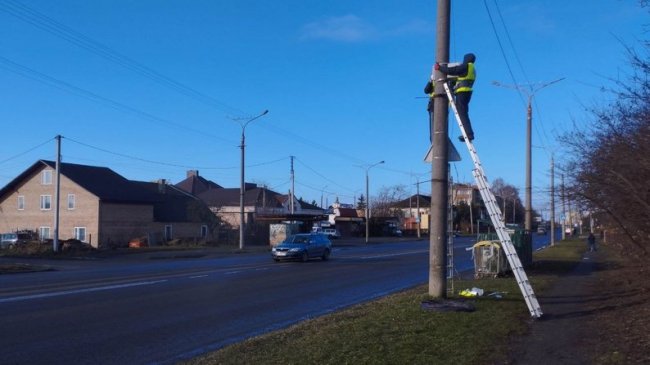На Дубнівській у Луцьку біля смітника встановили камеру спостереження