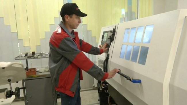 У луцькому училищі за гроші ЄС та міськради відкрили центр з підготовки токарів. ФОТО, ВІДЕО