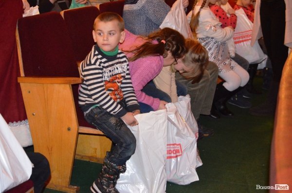 Андрій Покровський влаштував новорічне свято для 200 дітей