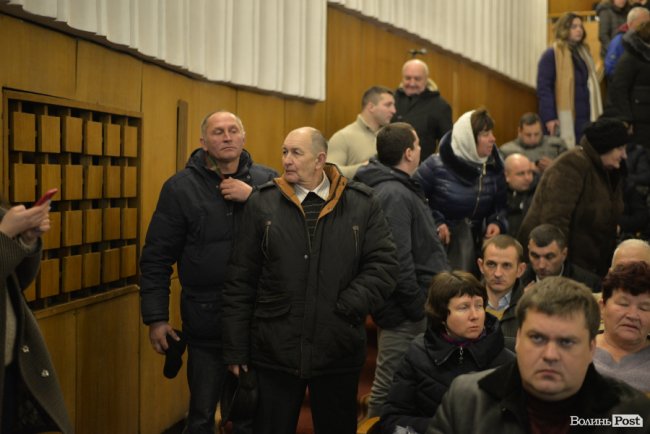 Дороги, поштарі, сільська медицина і школи: про що волиняни питали Петра Порошенка