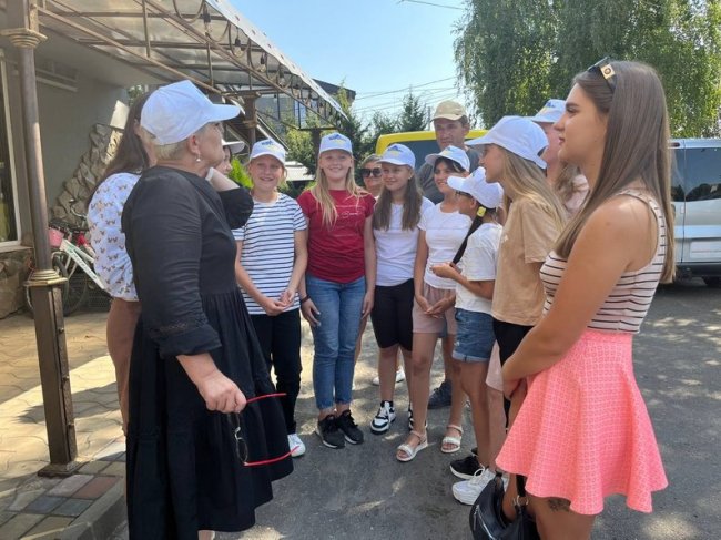 Як волонтерить дитячий співочий колектив із Волині