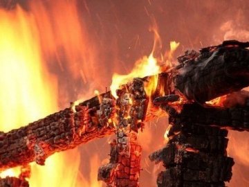 На Волині горіли будинок і підвал багатоповерхівки