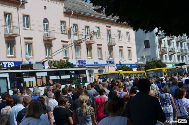 Як у Луцьку прощалися з Героєм Андрієм Єлістратовим. ФОТО