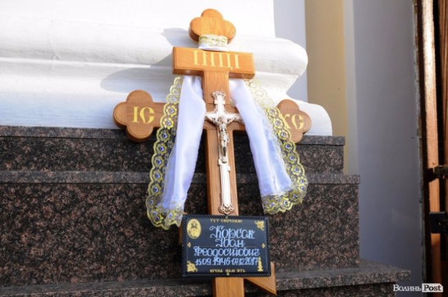 20-кілометрова черга із фур і жебрак-аферист. Надзвичайні новини тижня