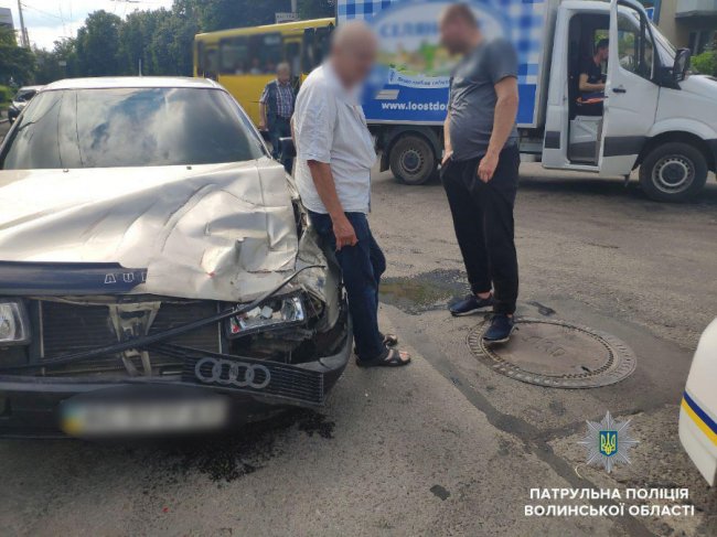 Луцьк: п’яний водій «врізався» у вантажівку. ФОТО