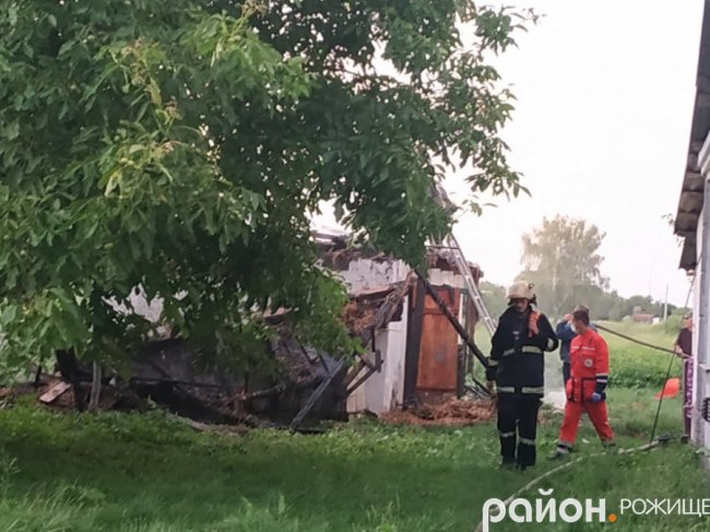 Через конфлікт із родичами співмешканки волинянин підпалив будівлю. ФОТО