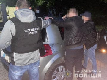 Гінеколог, якого вдруге затримали за сутенерство, працює у Цуманській районній лікарні