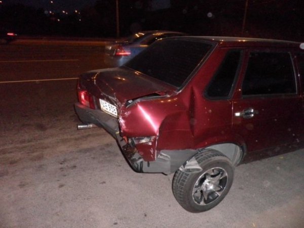 У Дніпропетровську пʼяний водій збив людей і хотів відкупитися. ФОТО
