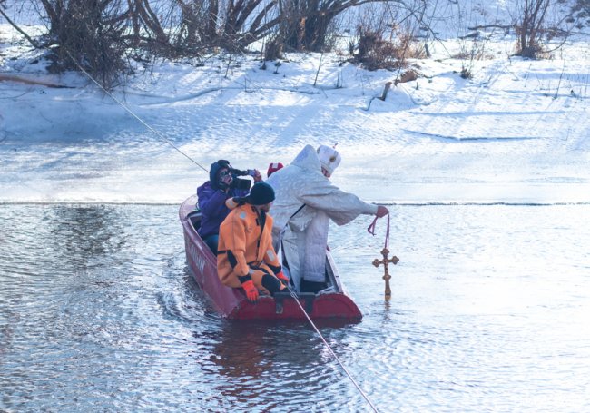 Як лучани пірнали в крижану купіль Стиру. ФОТО. ВІДЕО