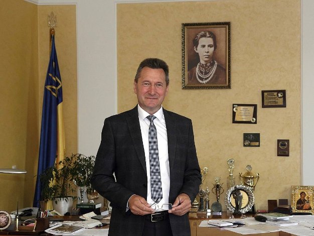 Хто може стати новим ректором ВНУ імені Лесі Українки?