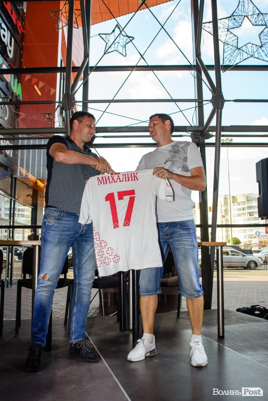 Лучан знайомили з новими гравцями «Волині». ФОТО