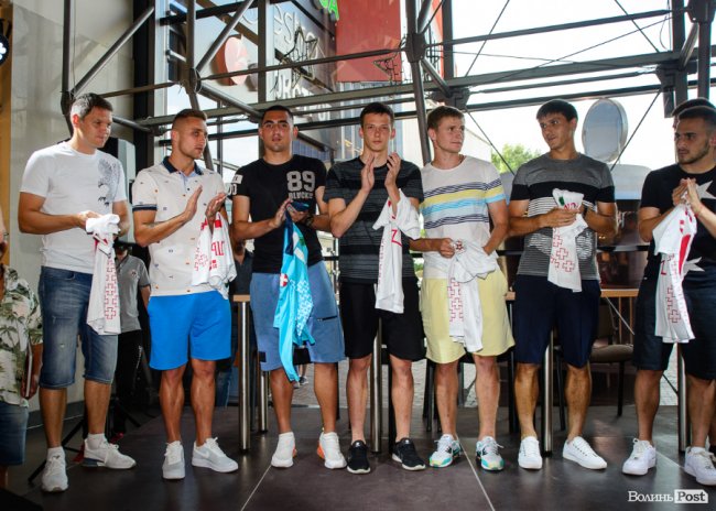 Лучан знайомили з новими гравцями «Волині». ФОТО