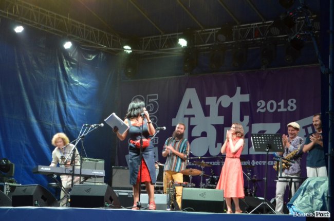 Злива і витончена музика: перший день фестивалю джазу у Луцьку. ФОТО