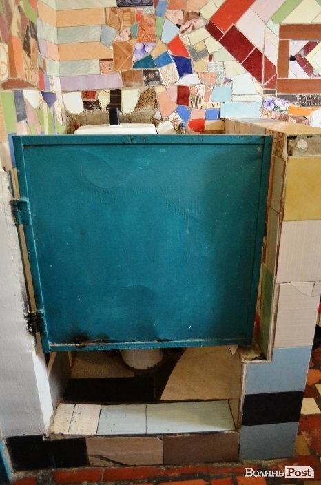 Вбиральня в чоловічій камері