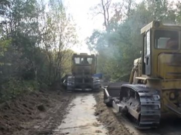Як будують нову об’їзну дорогу до Колодяжного. ВІДЕО