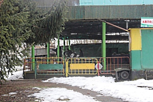 У луцькому парку демонтують атракціони. ФОТО