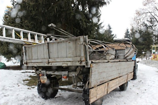 У луцькому парку демонтують атракціони. ФОТО