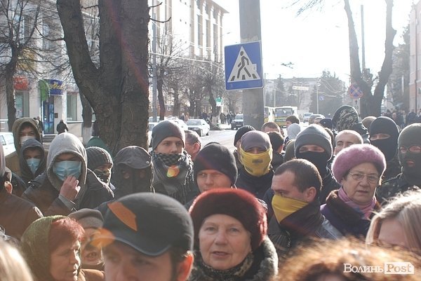 У Луцьку «Правий сектор» пікетує прокуратуру. ФОТО
