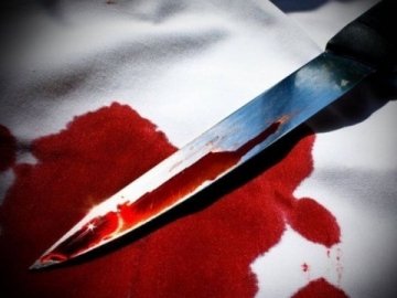 Біля львівського вокзалу зарізали чоловіка