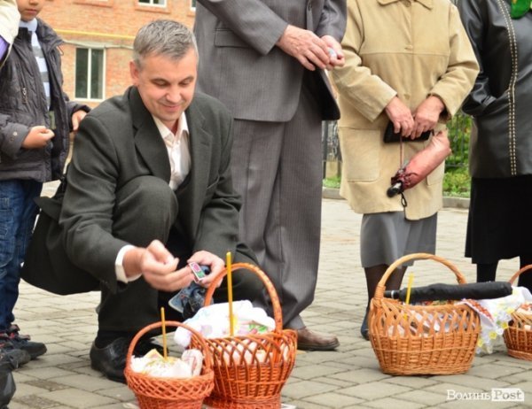 У Луцьку святять паску. ФОТО