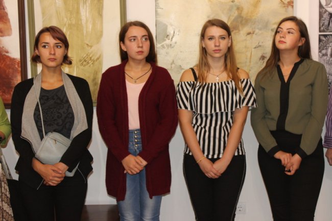 Виставка в Луцьку: минуле крізь призму емоцій. ФОТО