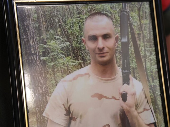 Болюча втрата: у Луцьку попрощалися з Героєм Ігорем Корольчуком